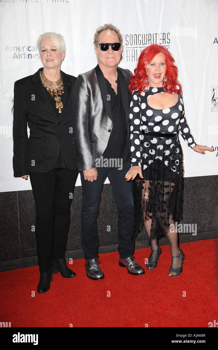NEW YORK, NY JUNE 09 Cindy Wilson, Fred Schneider, Kate Pierson