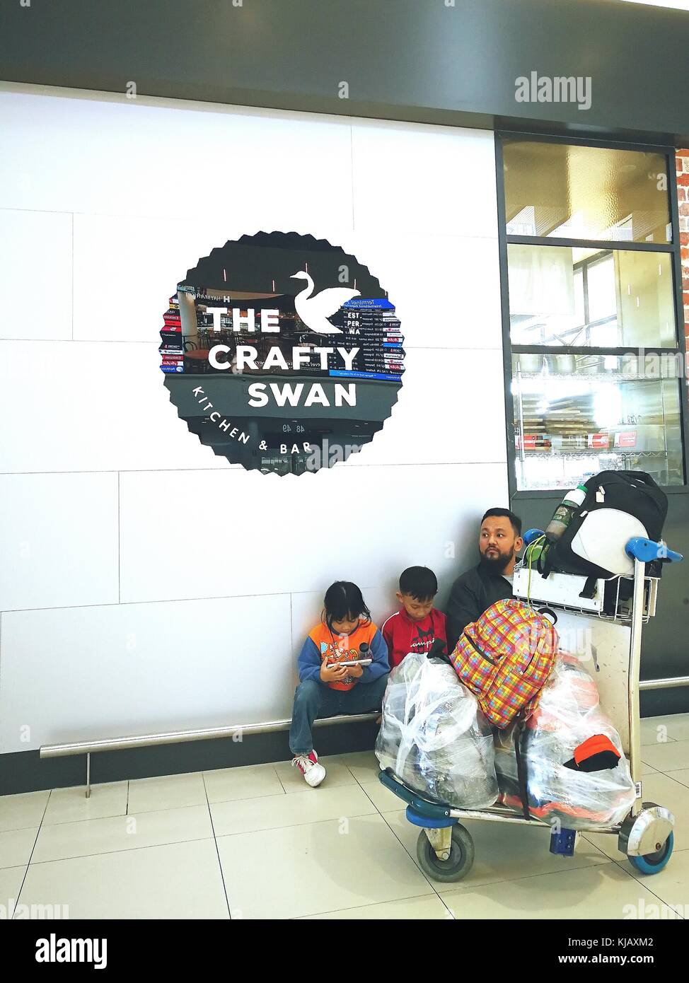 Australia airport trolley hires stock photography and images Alamy