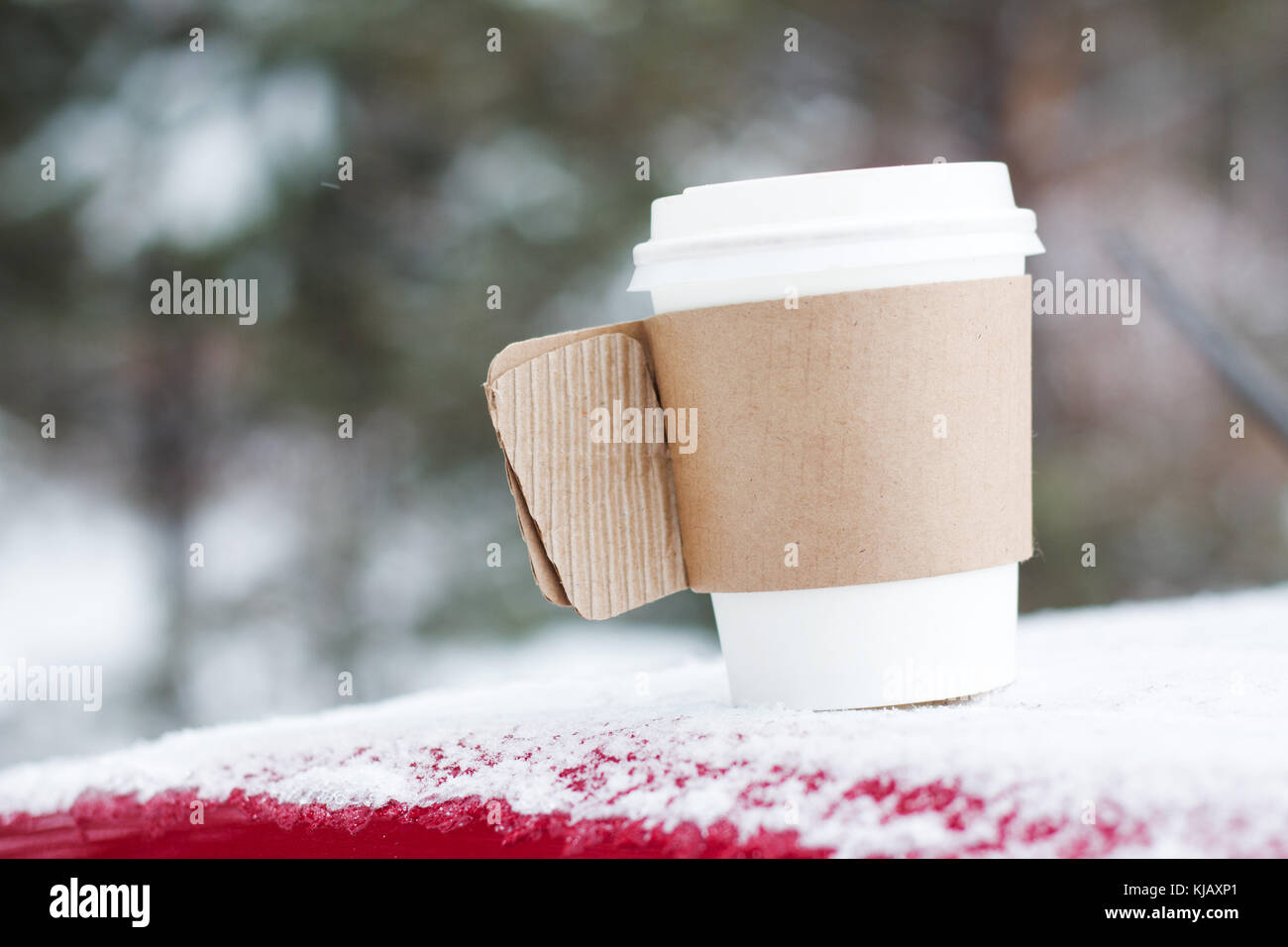 winter paper cup of coffee with snow Stock Photo - Alamy