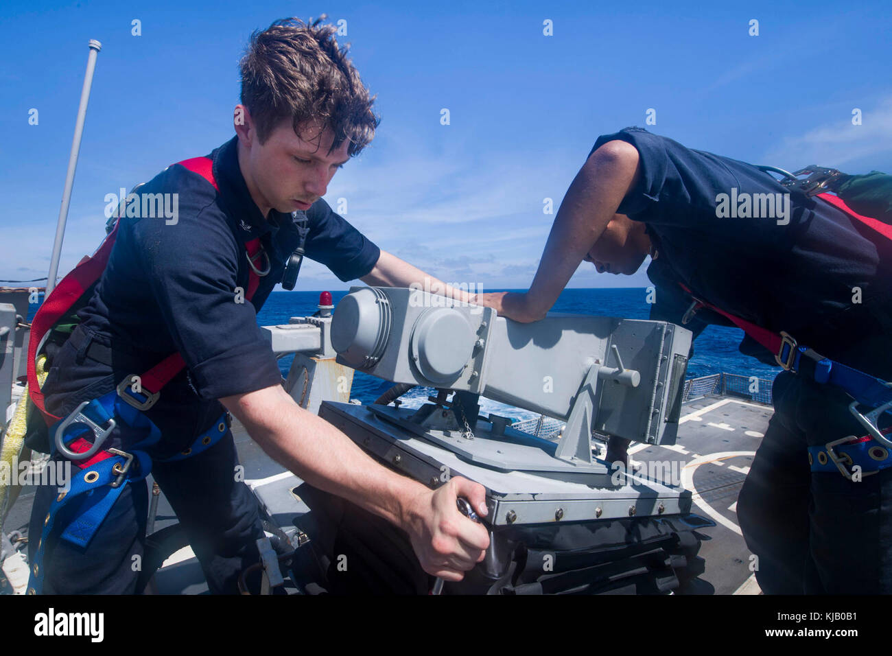 PACIFIC OCEAN (Nov. 17, 2017) Interior Communications Specialist 3rd