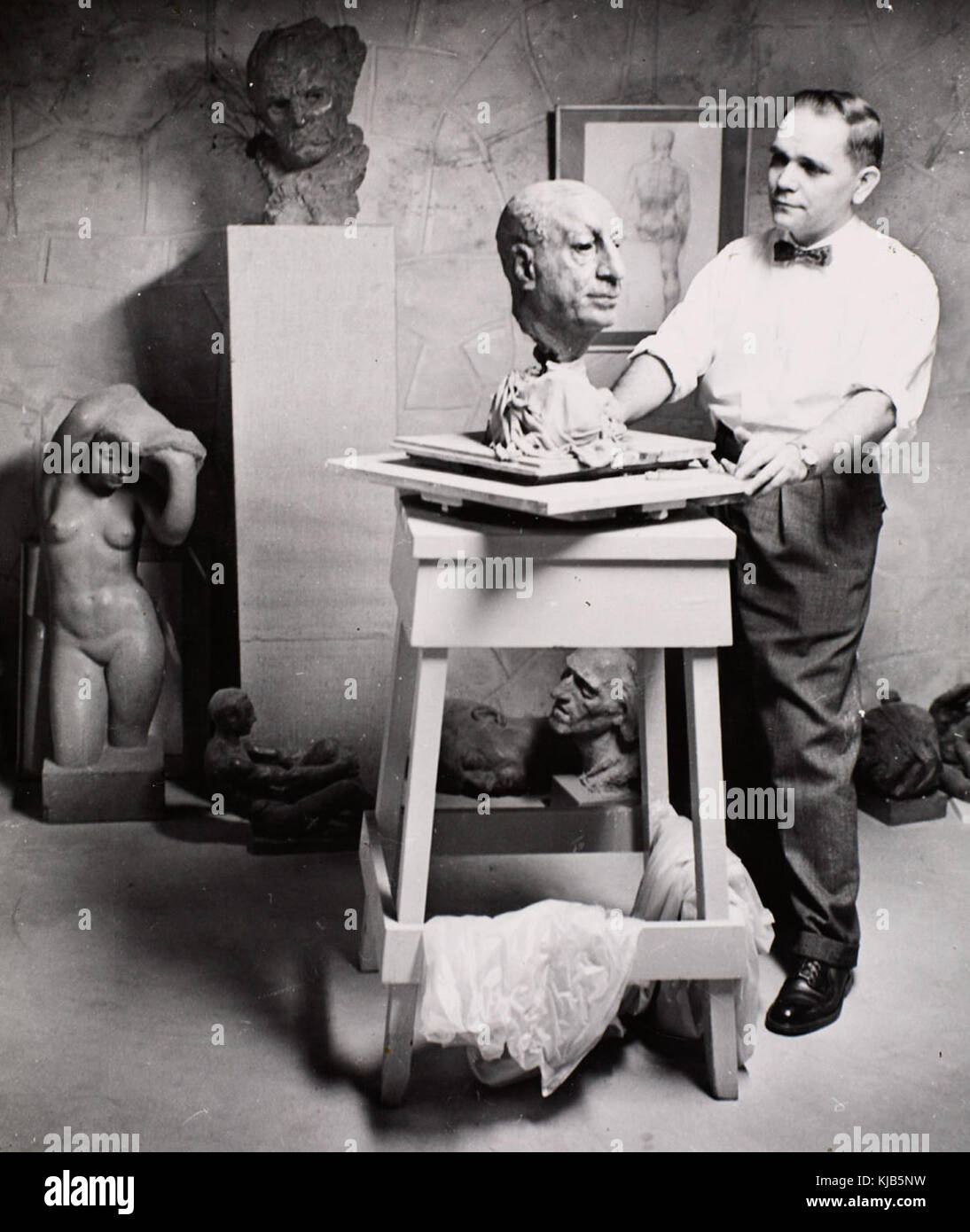 Sculptor Leo Mol Stock Photo - Alamy