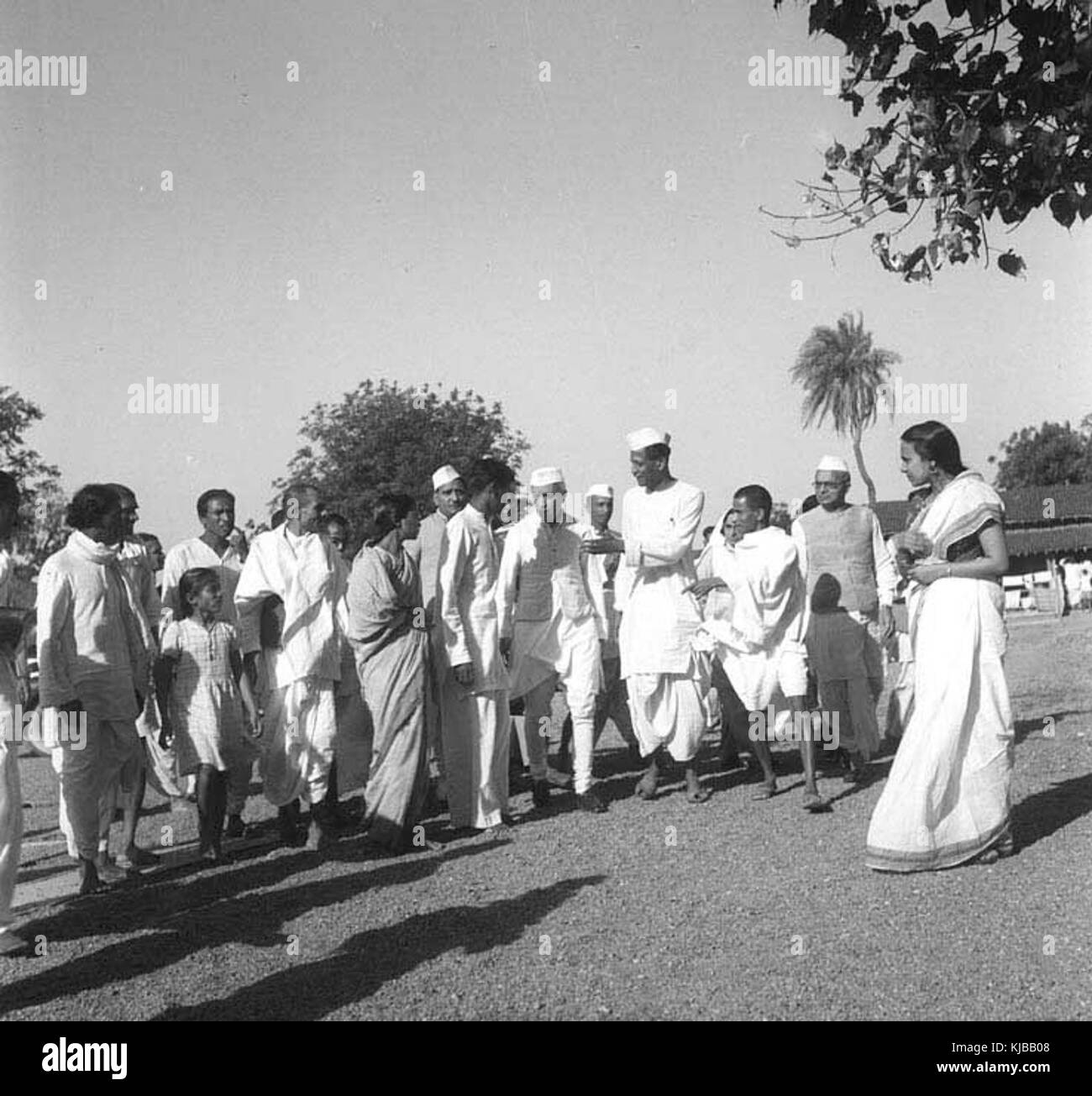 Jawaharlal Nehru visiting Mahatma Gandhi's hut in Sevagram during the ...