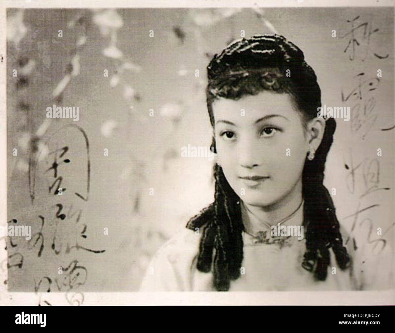 フー・ヤーニン直筆サイン2Lサイズ写真…中国有名歌手… フー・ヤーニン直筆サイン2Lサイズ写真…中国有名歌手…