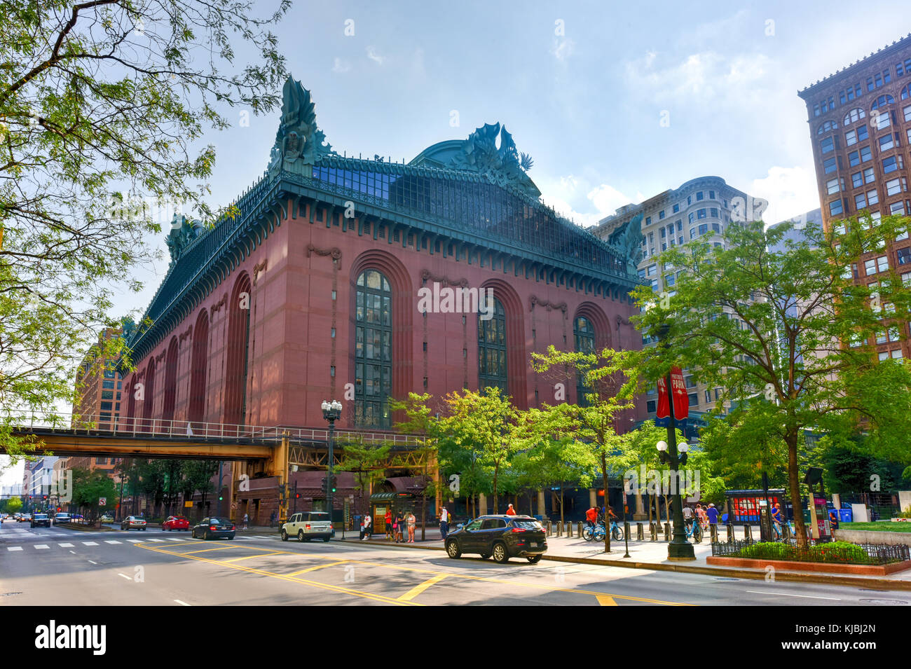 Chicago - September 6, 2015: Harold Washington Library Center building ...