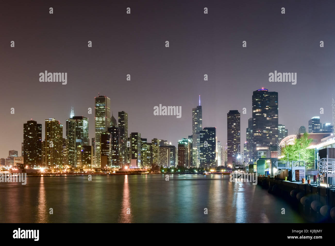 Navy pier at night hi-res stock photography and images - Alamy