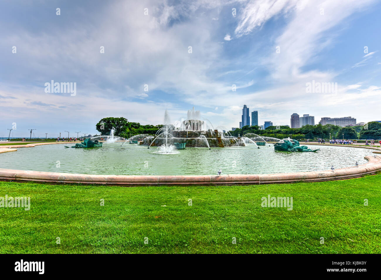 Buckingham Fountain in Grant Park, Chicago, USA Stock Photo - Alamy