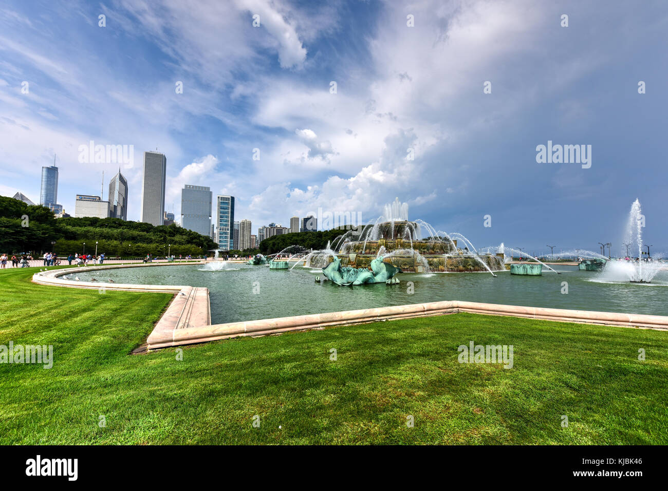 Buckingham Fountain in Grant Park, Chicago, USA Stock Photo - Alamy
