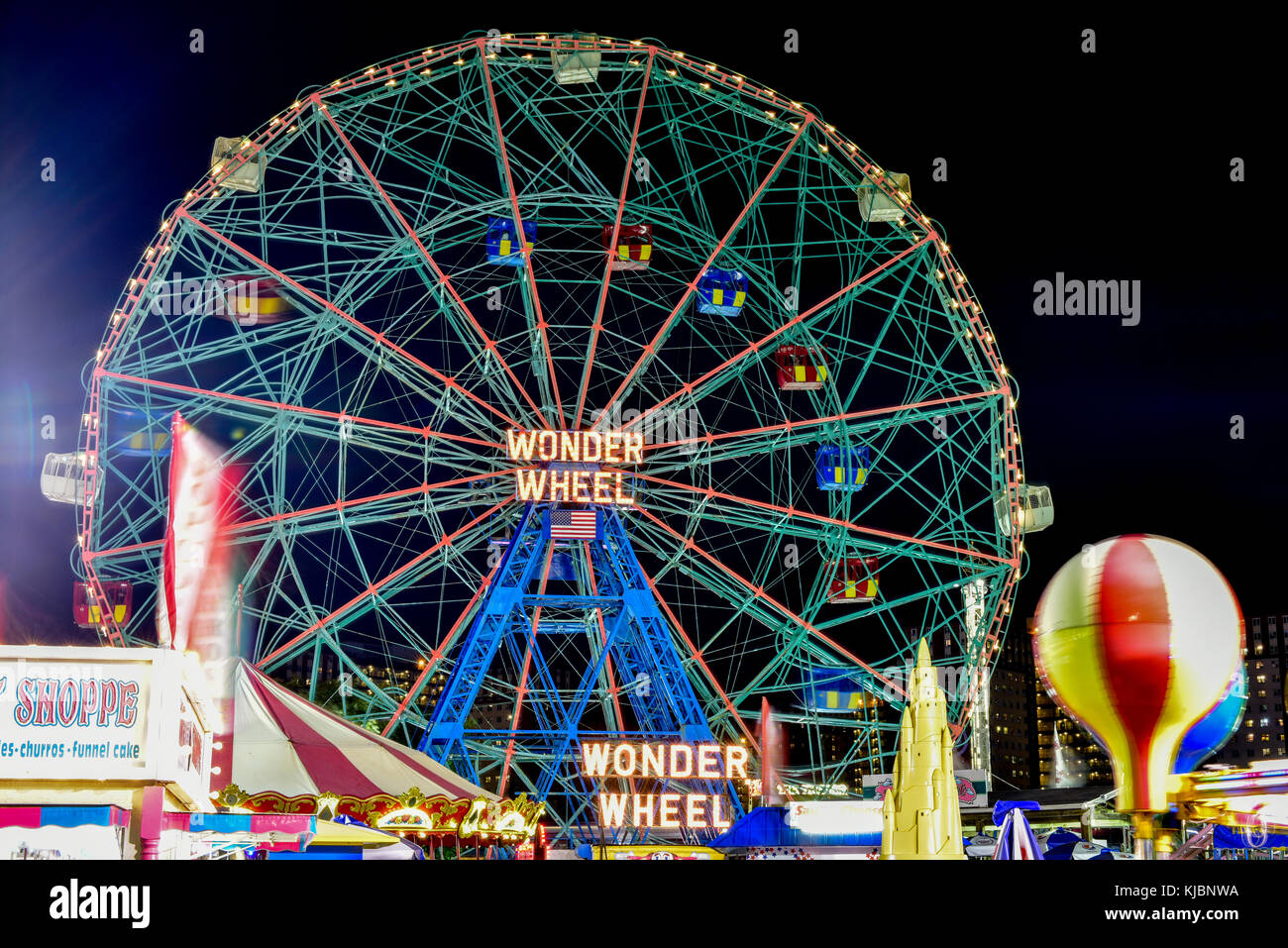 Luna park coney island night hi-res stock photography and images - Alamy