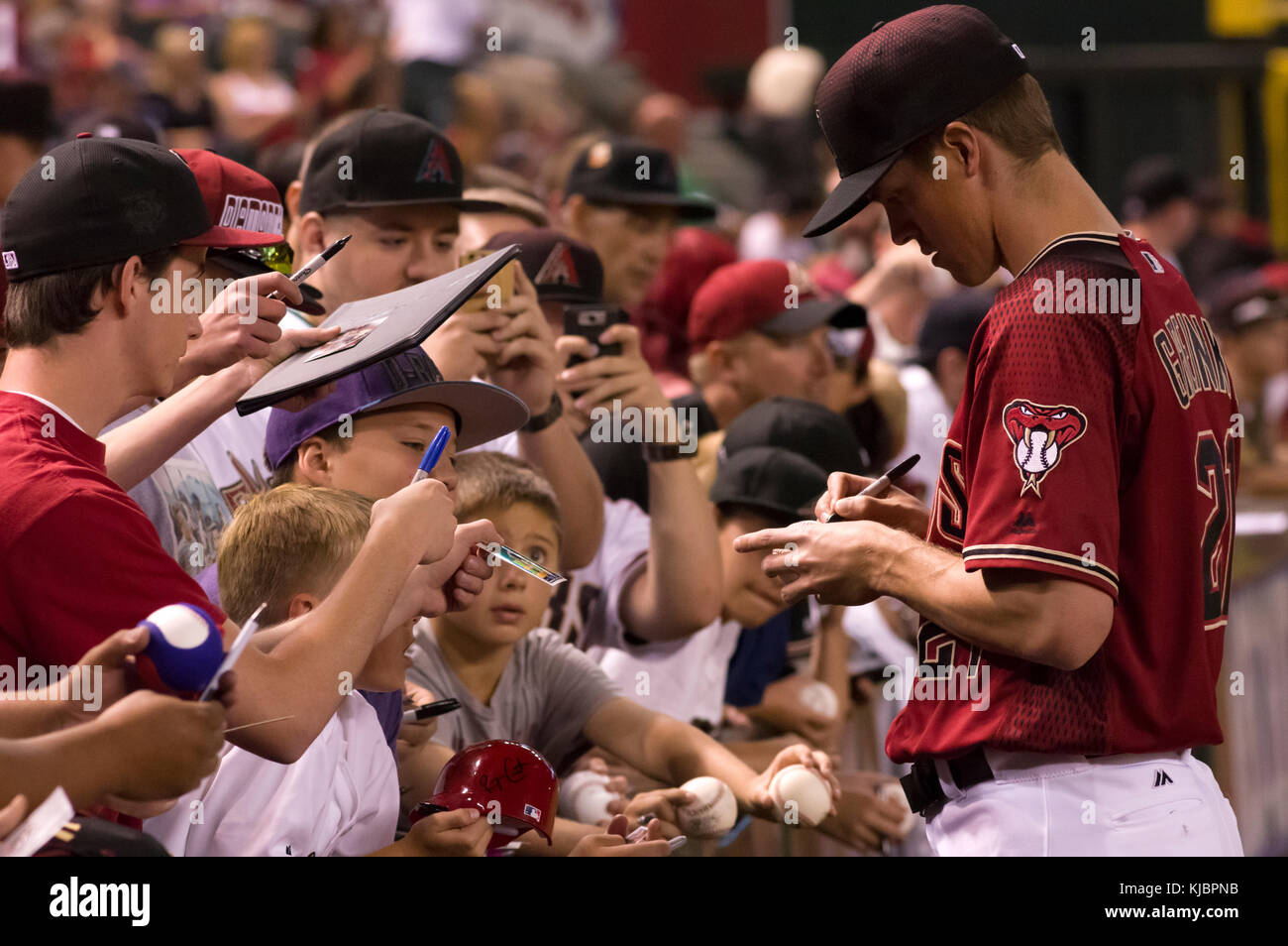 Arizona Diamondbacks pitcher Zack Greinke signs autographs, Chase Field, Phoenix, Arizona Stock Photo