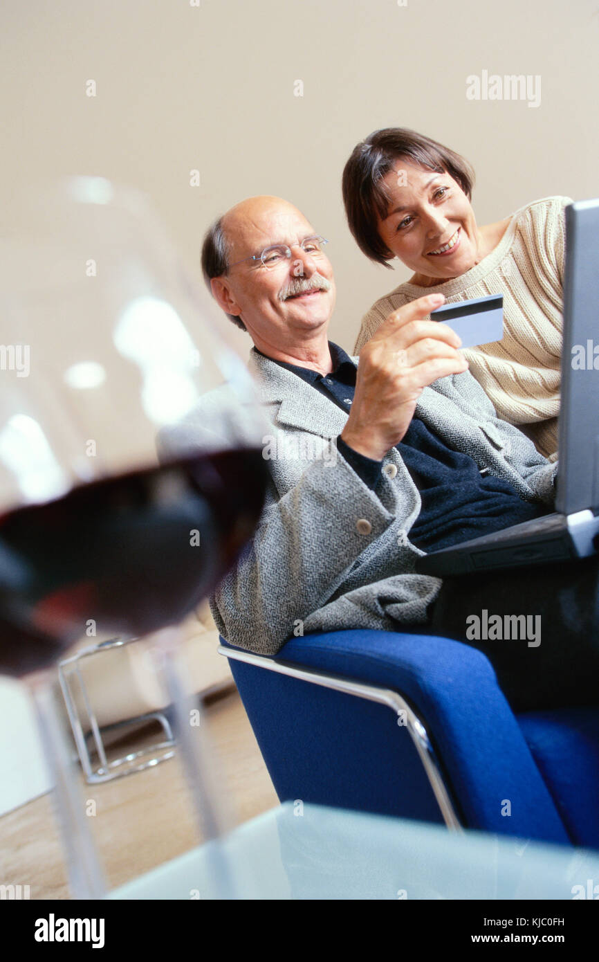 Couple Using One Computer Couple Using Laptop Computer Stock Photo - Alamy