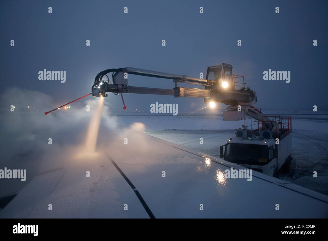 Deicing of Airplane Stock Photo Alamy