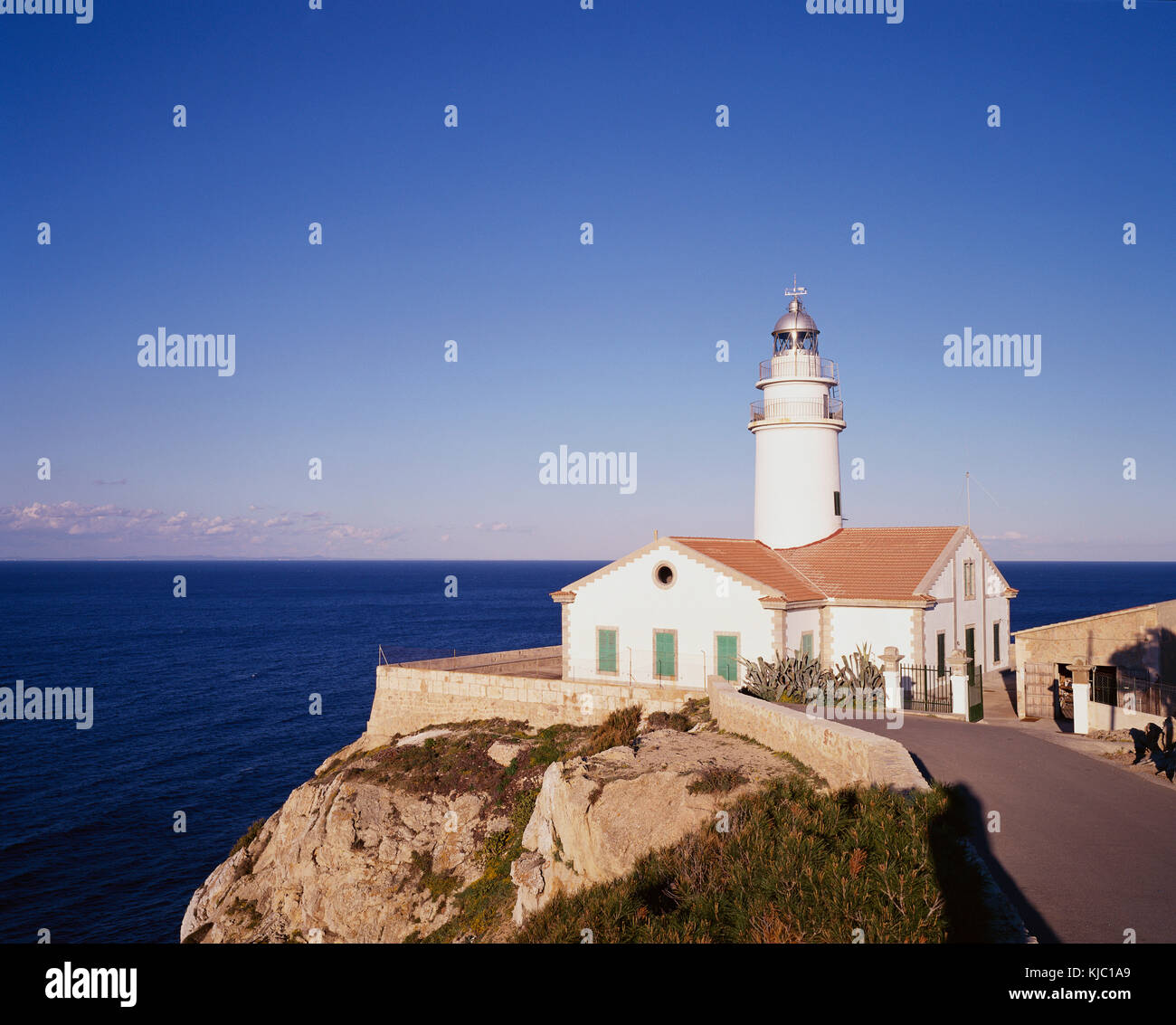 Lighthouse Cala Ratjada Mallorca Spain Stock Photo Alamy lighthouse-cala-ratjada-mallorca-spain-stock-photo-alamy