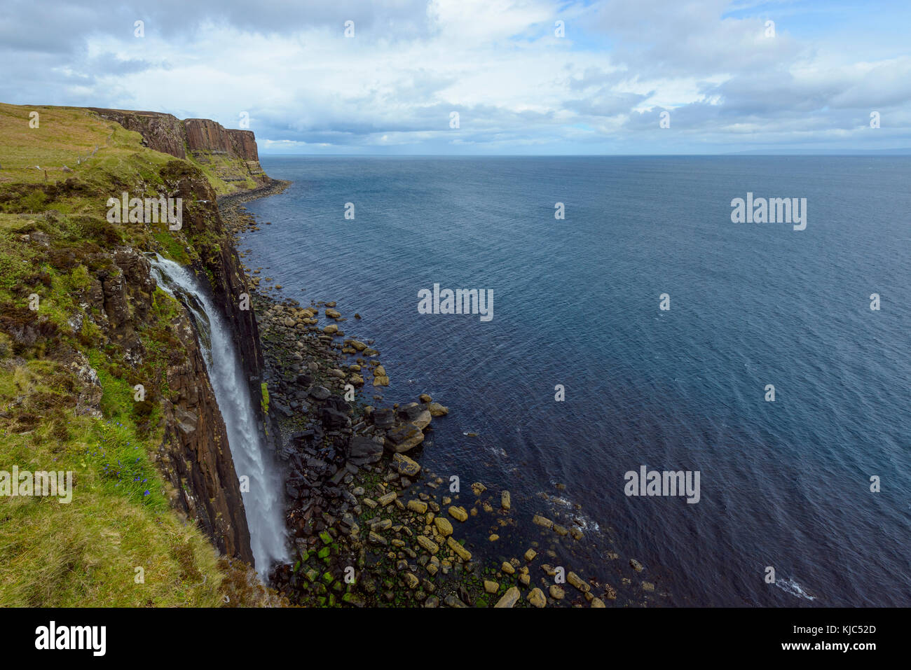 Mealt Waterfall with Kilt Rock on the Trotternish Peninsula on the Isle ...