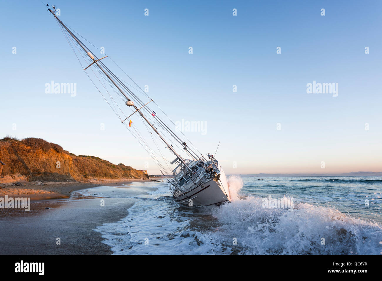 Ship wreck. Hurricane Hotel beach, Tarifa, Costa de la Luz, Cadiz,  Andalusia, Spain Stock Photo - Alamy