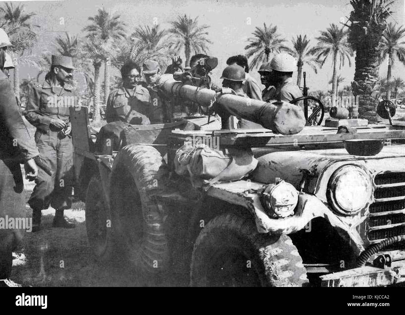 Abulhassan Banisadr iran iraq war Stock Photo - Alamy