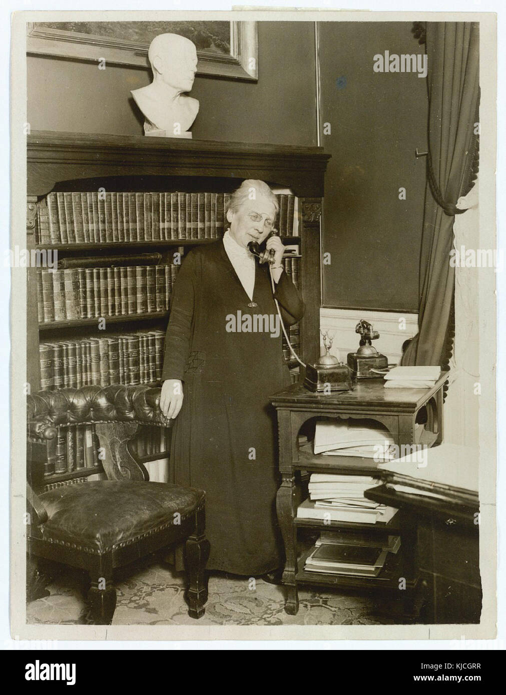 Nina Bang working, large 01 Stock Photo Alamy