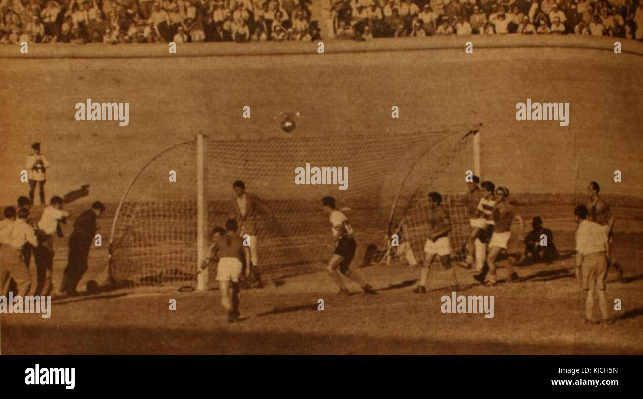 Partido UC vs Audax Campeonato Nacional 1949 Stock Photo - Alamy