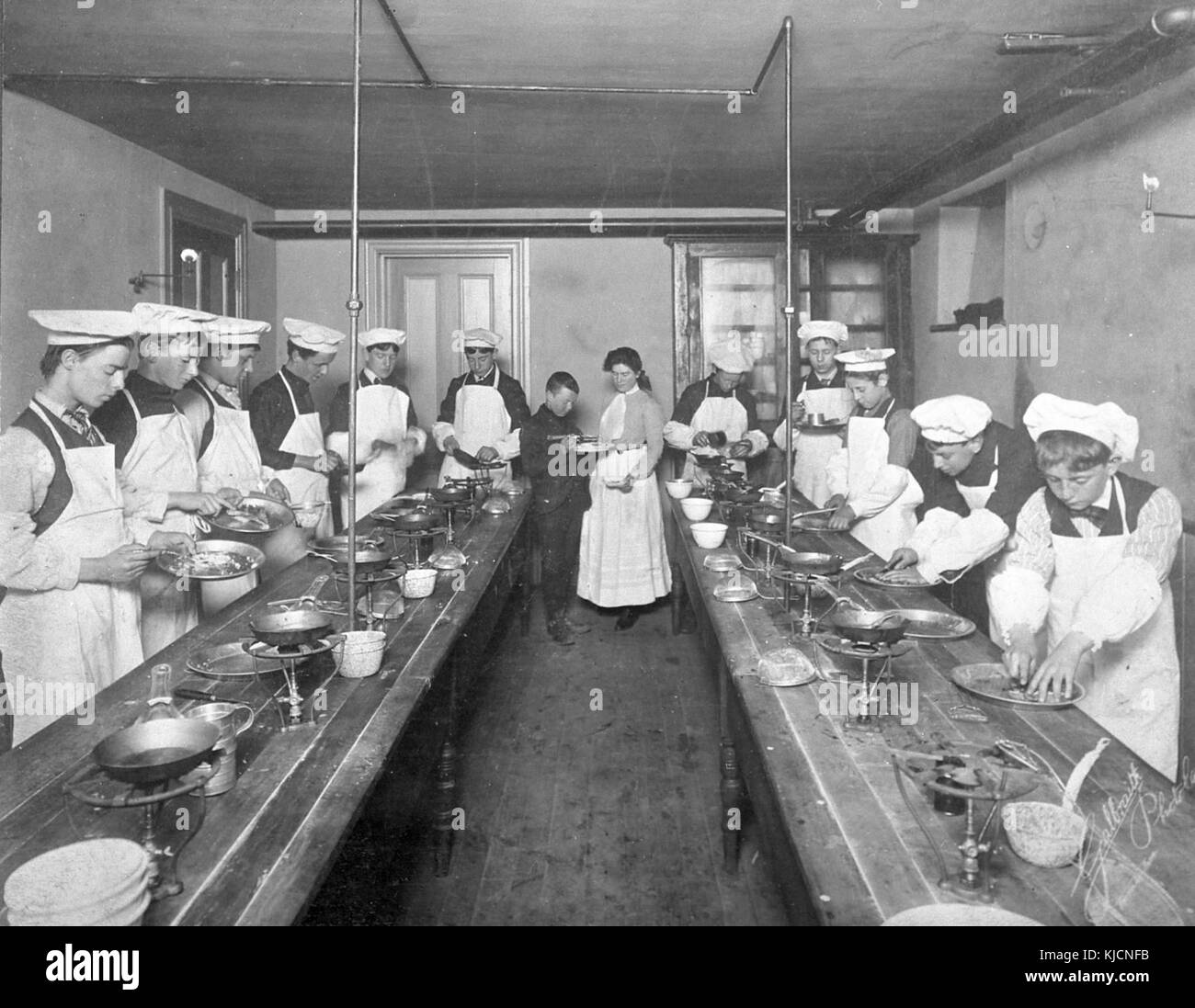 Domestic science class for boys 1906 Toronto Stock Photo