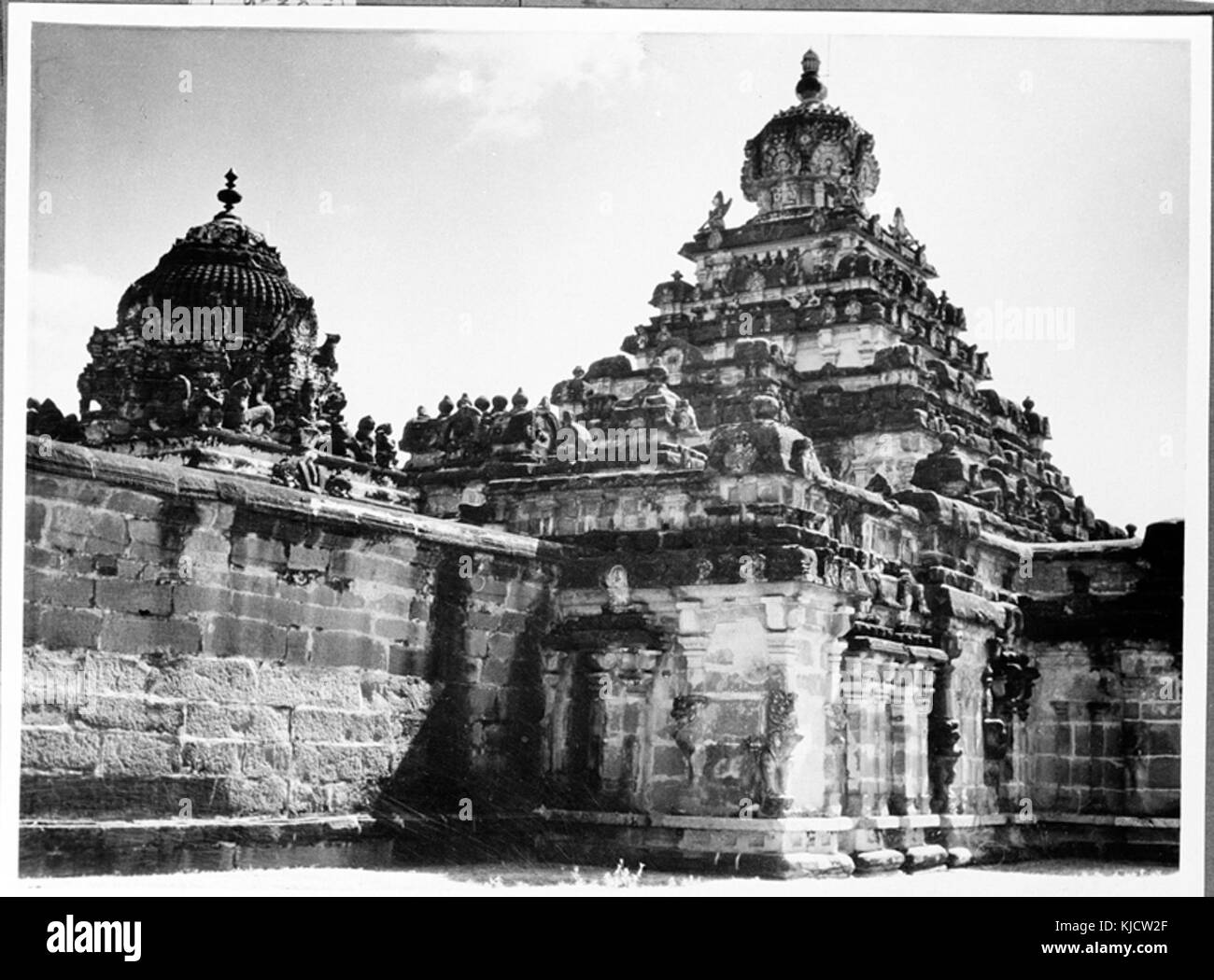 A view of Tiru Parameswara Vinnagaram temple 3 1956 Stock Photo - Alamy