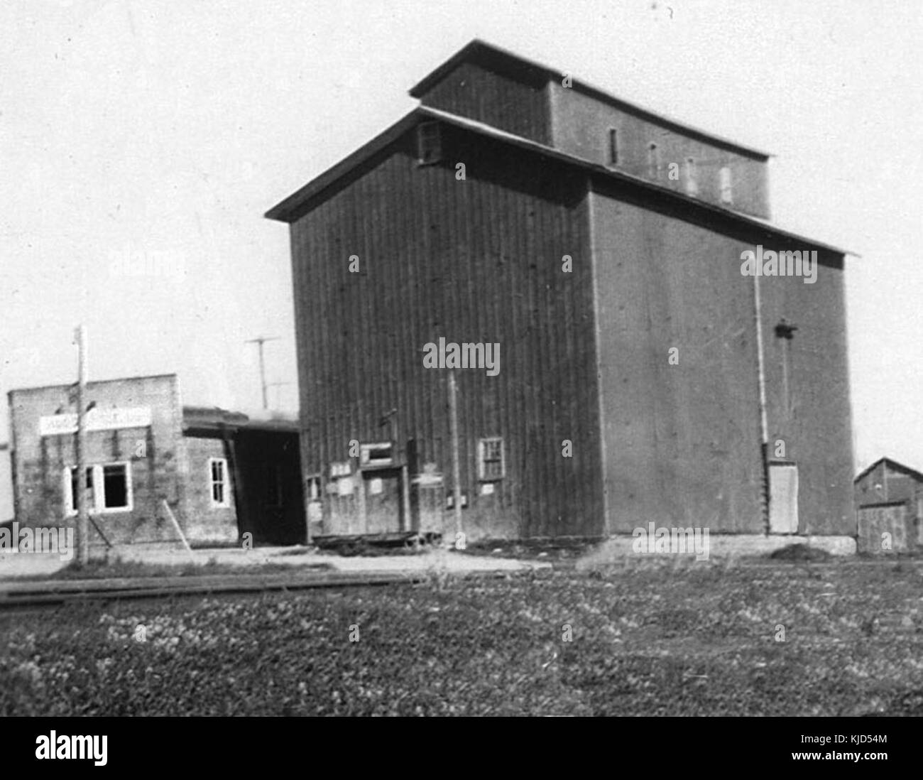 Port Perry grain mill and elevator circa 1930 Stock Photo Alamy
