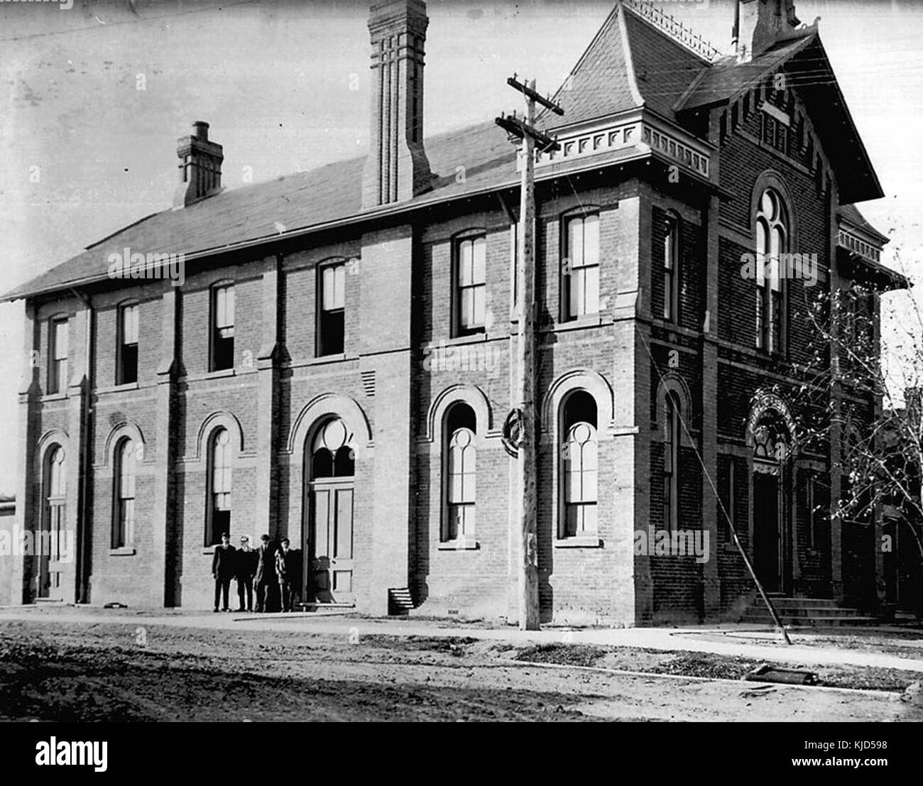 Public library, Yonge Street and Montgomery Avenue Stock Photo Alamy