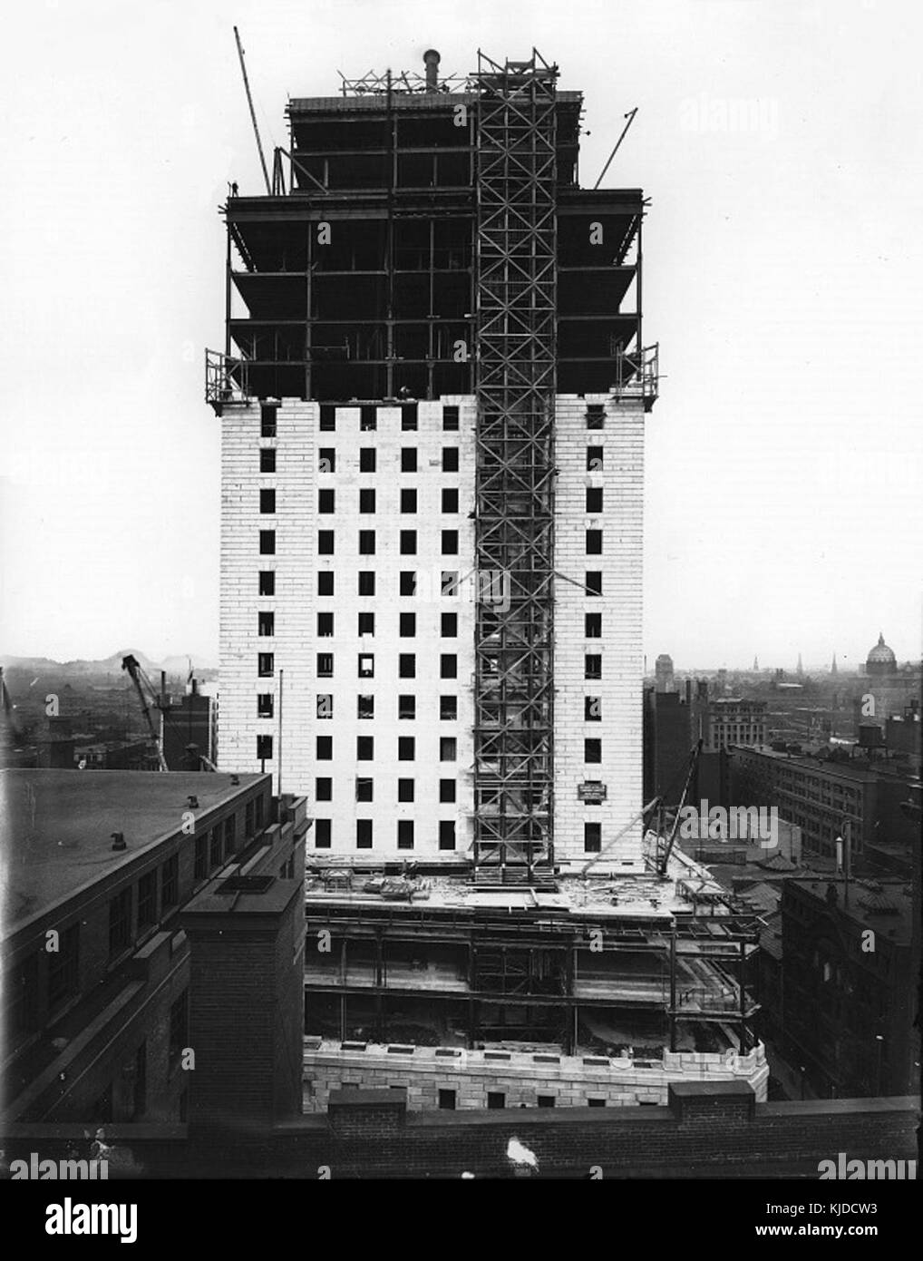 Looking West, construction of Royal Bank building, Montreal, QC, 1927