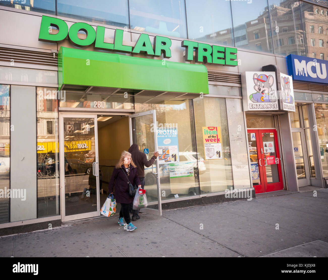 A Dollar Tree Store In The Harlem Neighborhood In New York Ion Tuesday November 21 2017 Dollar Tree Reported Third Quarter Sales And Profit That Beat Analysts Expectations Citing Higher Customer Traffic And