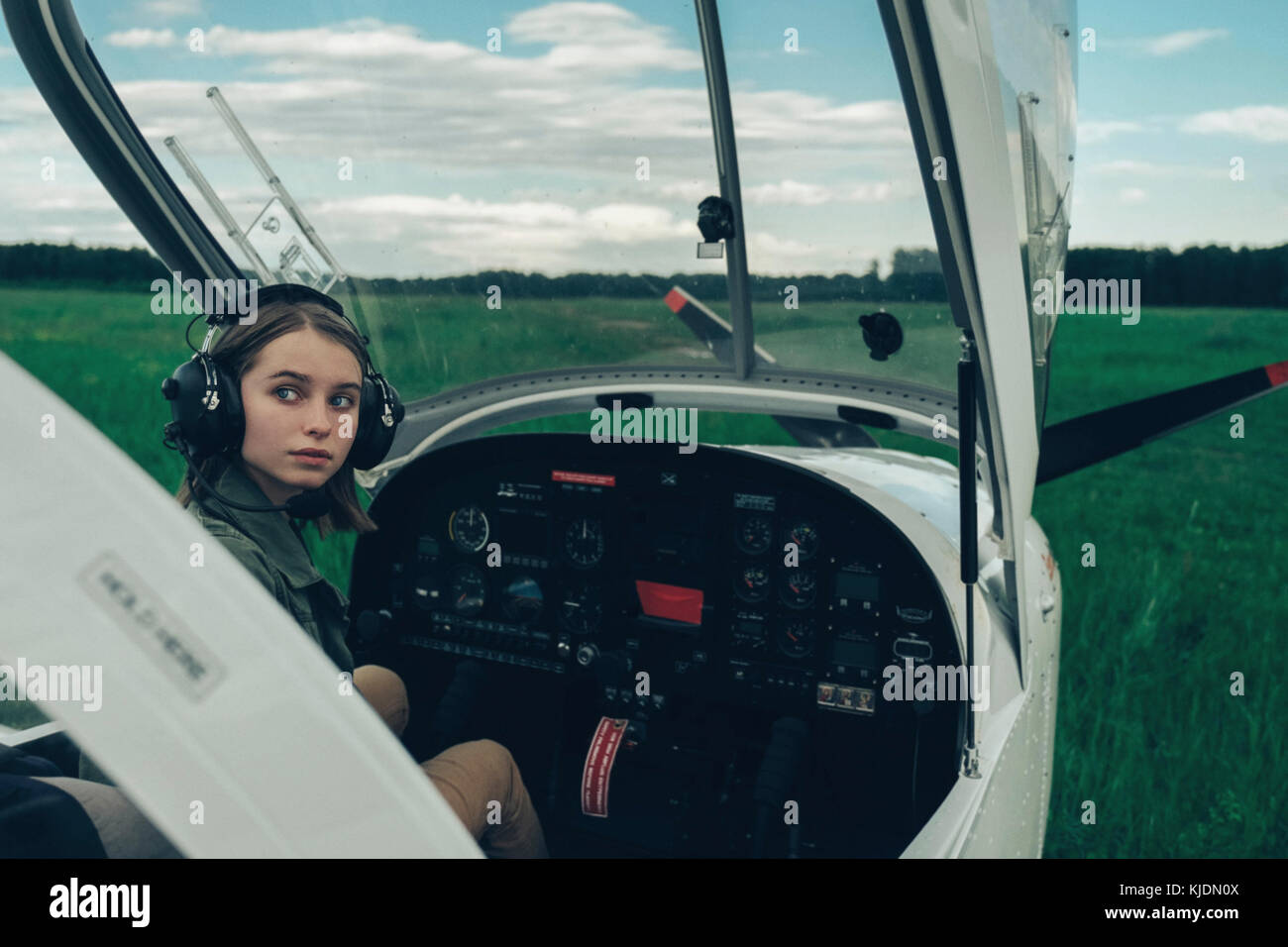 Asian female pilot hi-res stock photography and images - Alamy