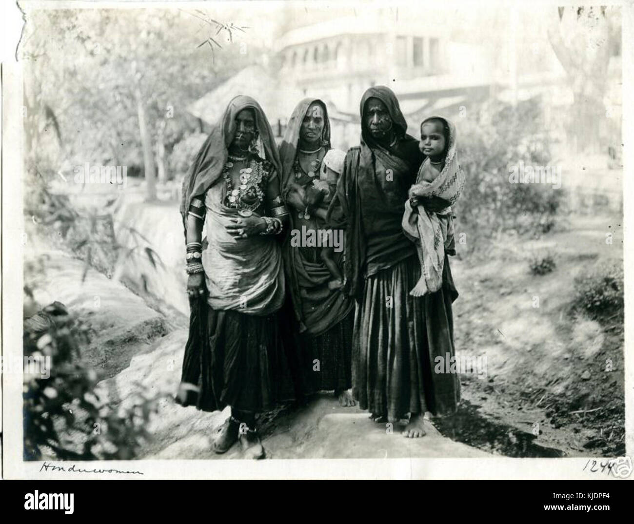 India hindu women hi-res stock photography and images - Alamy