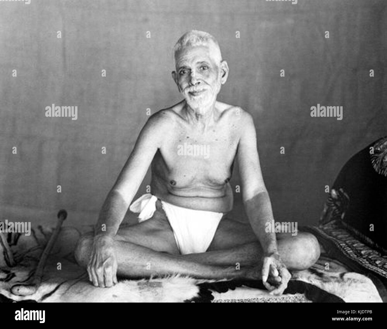 Sri Ramana Maharshi   Sitting   G. G Welling   1948 Stock Photo