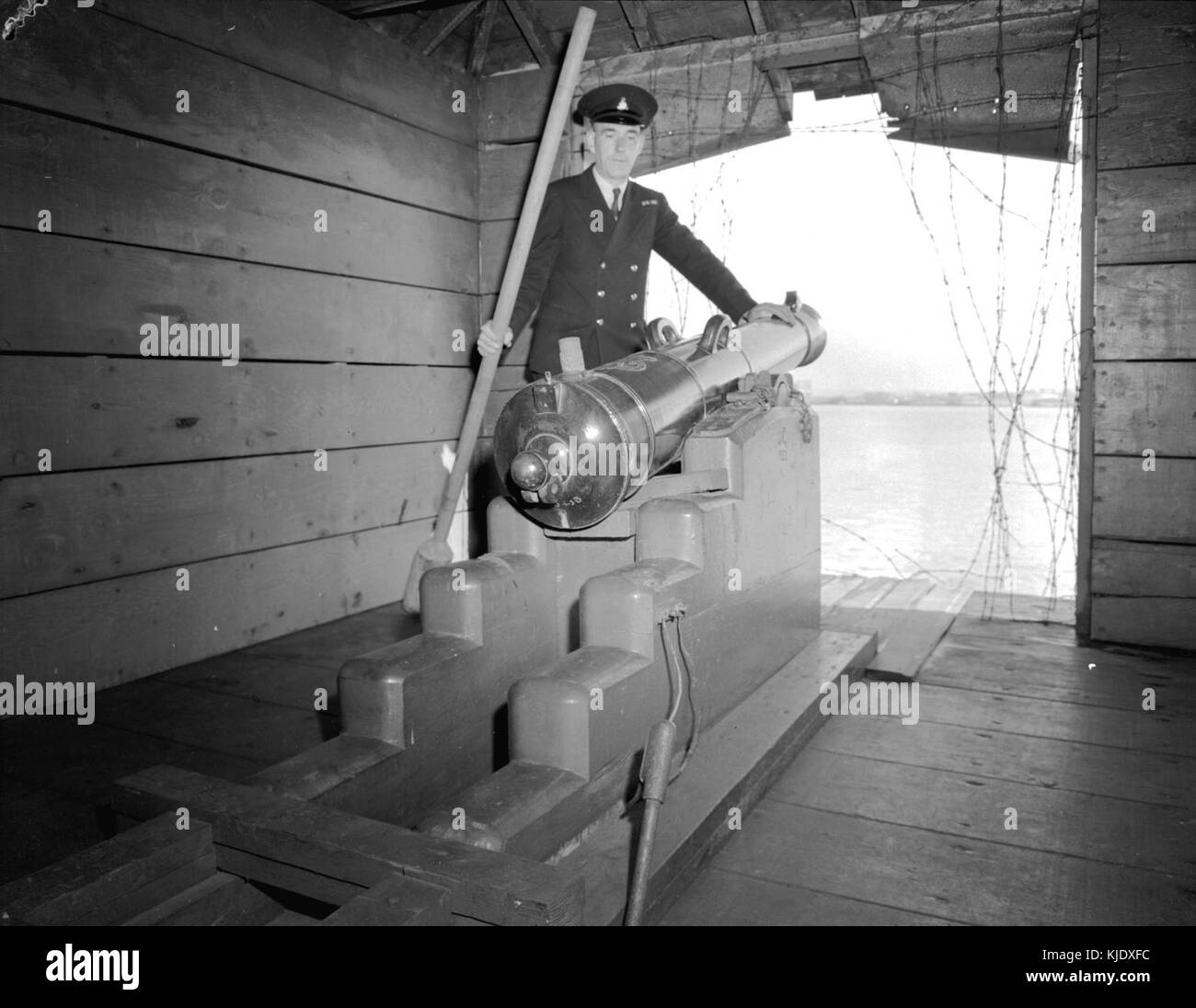 Nine O'Clock gun Vancouver 1943 Stock Photo Alamy
