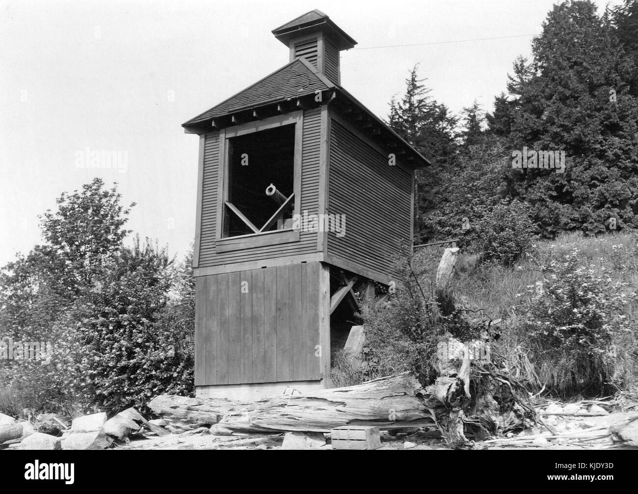 Nine o'clock gun Vancouver from front circa 1930 Stock Photo Alamy