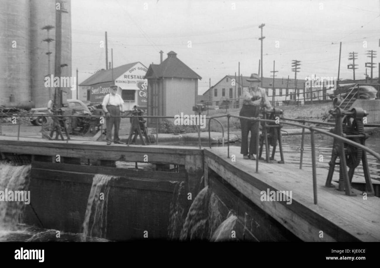 Feature. Lachine Canal BAnQ P48S1P16592 Stock Photo Alamy