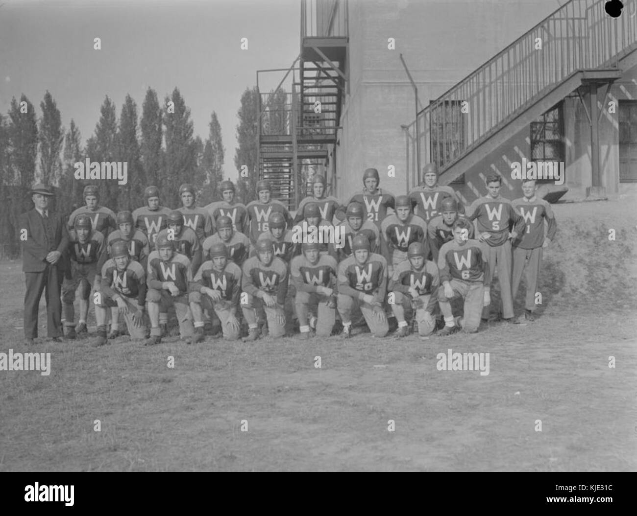1981年度(昭和56年)ラグビー全国社会人・大学主力35チーム写真名鑑 台湾ラグビーの星・柯子彰、日本代表キャプテンを務めた台湾人