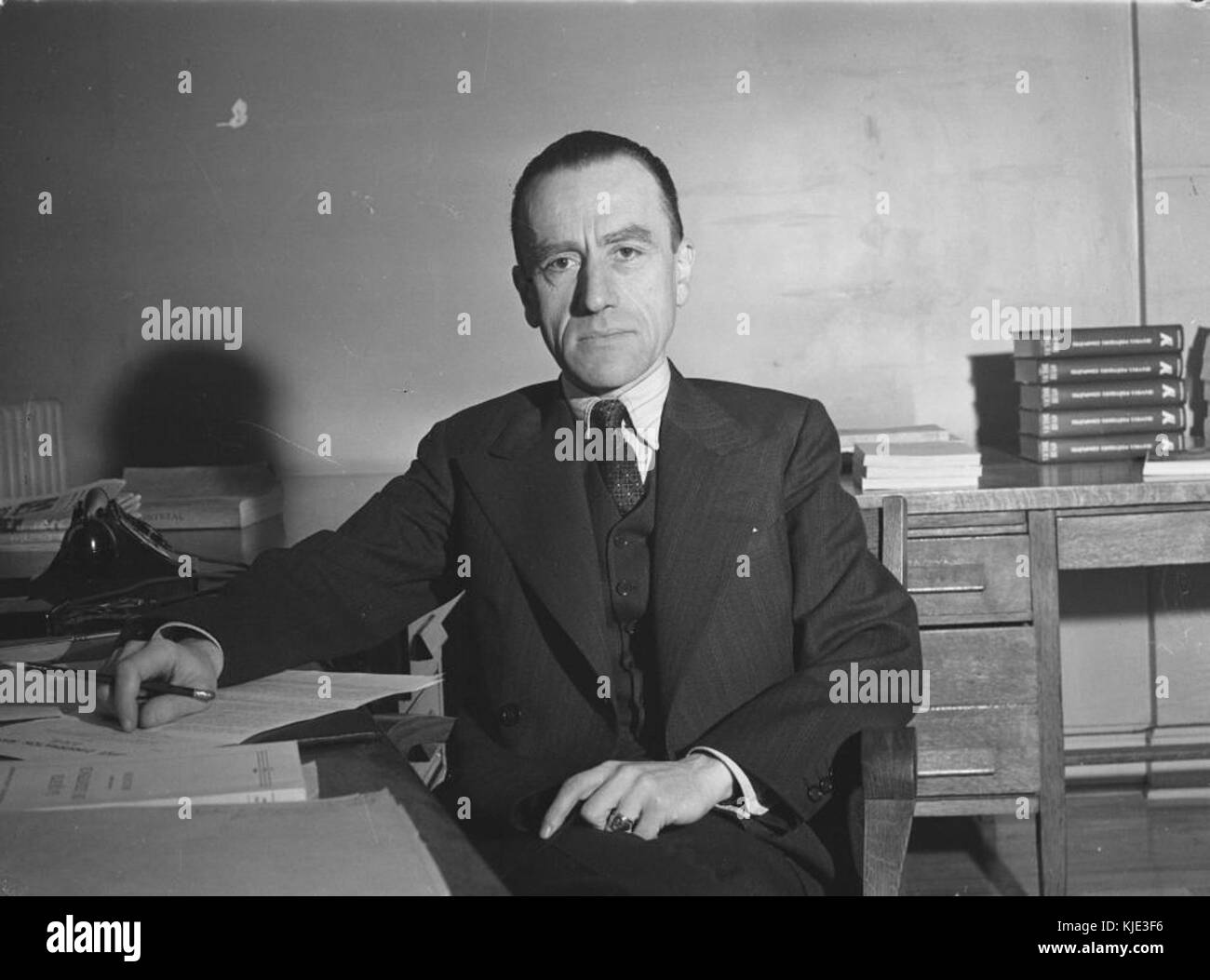 Bertrand Negrier People. Consul de France Mr. Negrier BAnQ P48S1P13915 Stock Photo - Alamy