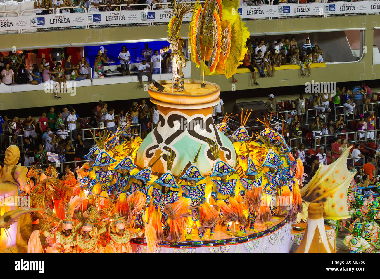 Samba Events Rio Samba school presentation in Sambodrome in the famous Rio carnival ...