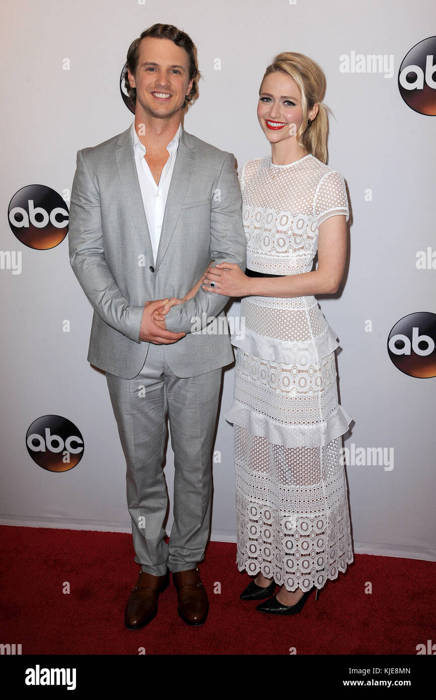 Freddie Stroma And Girlfriend