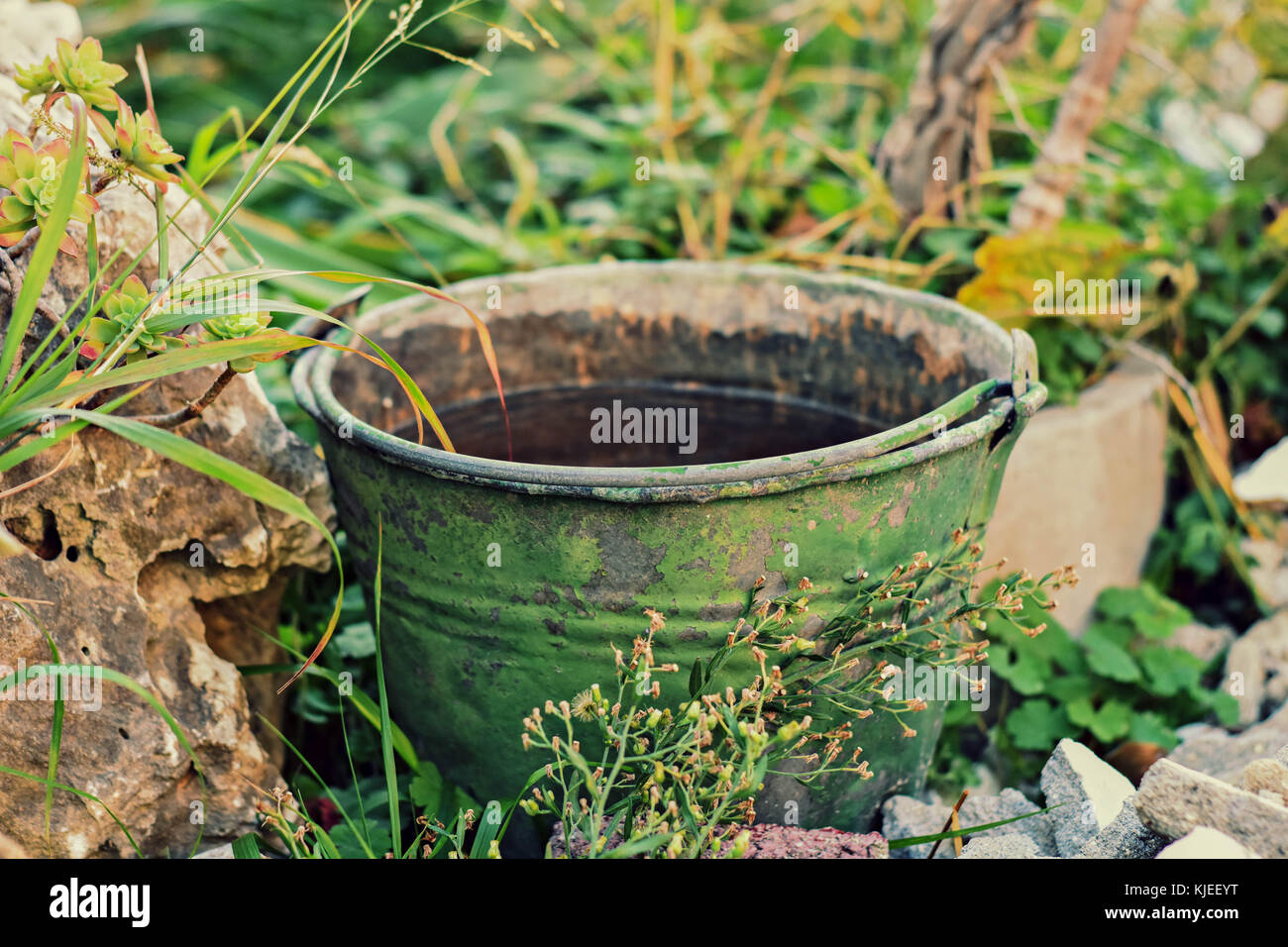 Dirty bucket water hires stock photography and images Alamy