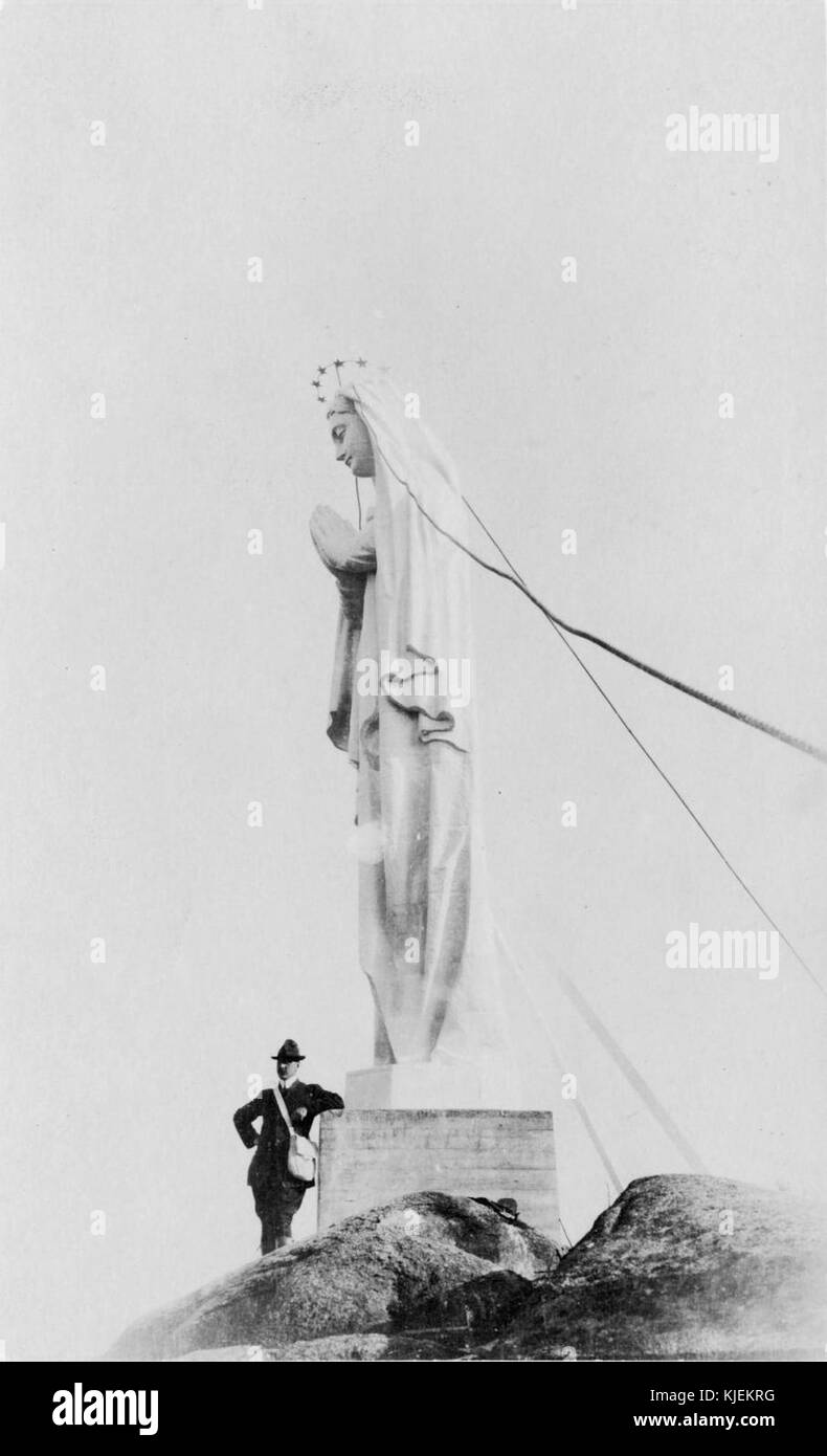 Statue de la Vierge, Cap Trinite Stock Photo - Alamy