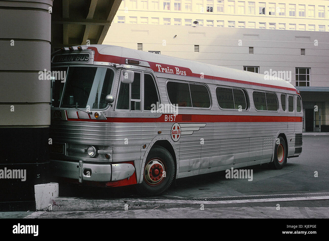 Western Pacific using AT&SF Train Bus to Oakland for California Zephyr bus  B 157 at Santa Fe Bus Depot, San Francisco, CA on August 26, 1967  (22386689461 Stock Photo - Alamy