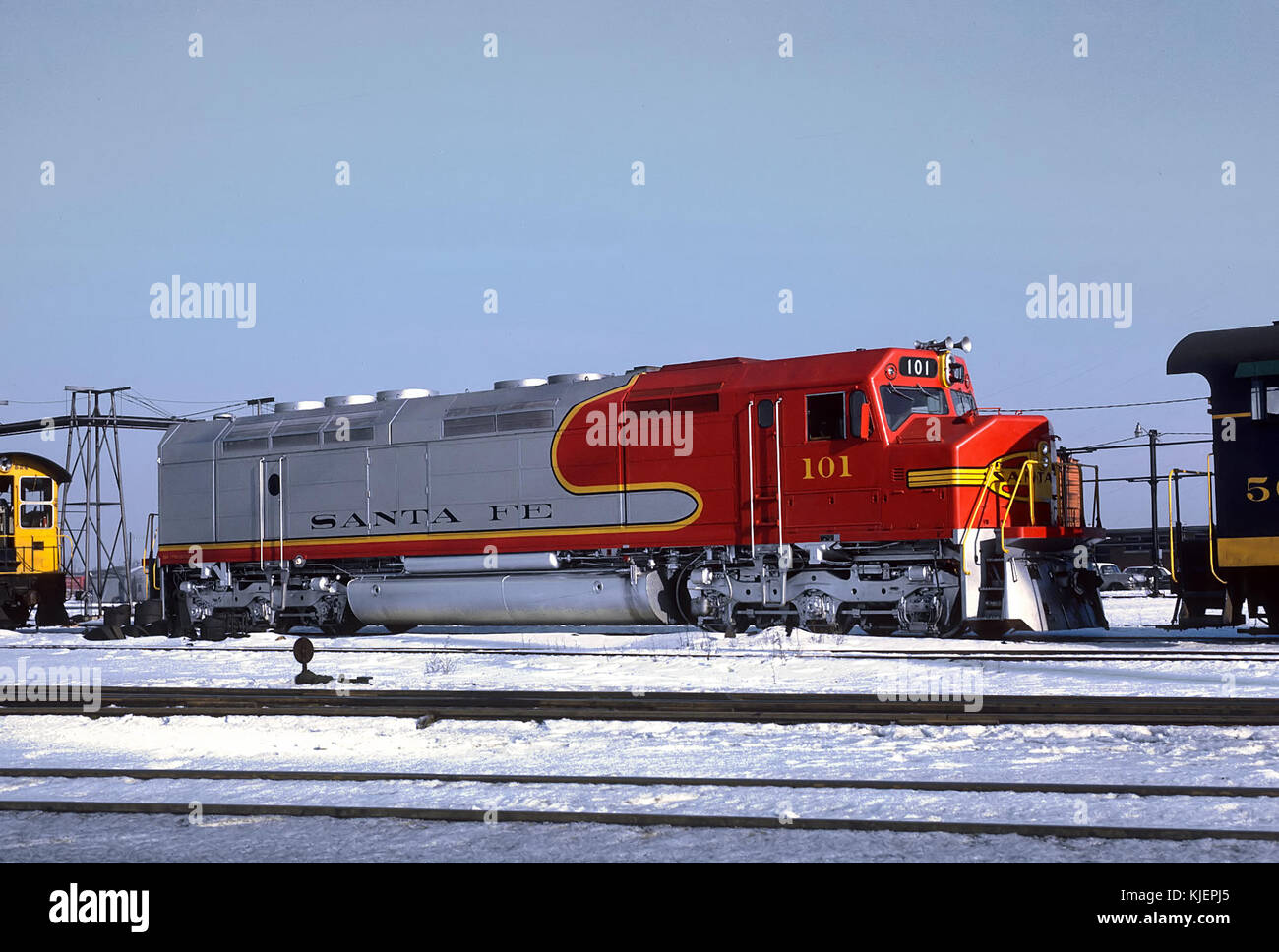 ATSF 101 (FP45) brand new at Corwith Yard, Chicago, IL on January 17, 1968 (22162009119) Stock Photo