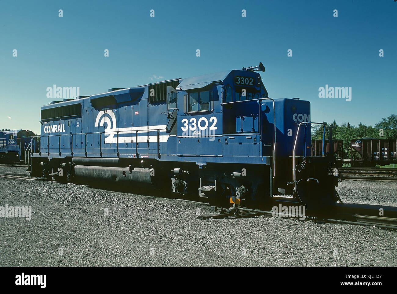 CR 3302 in Former ERIE Yard in Gang Mills, NY on Octiober 4, 1987
