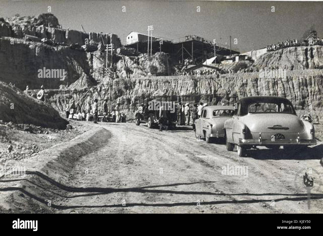 Jawaharlal Nehru inspecting the construction of Bhakra Dam on 7 November 1953 Stock Photo