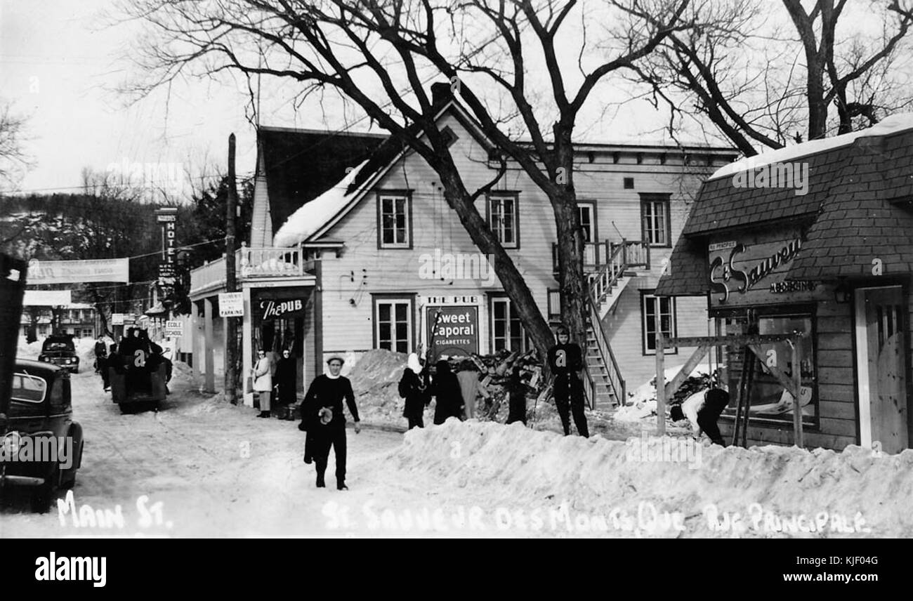 Saint Sauveur des Monts rue principale Stock Photo Alamy