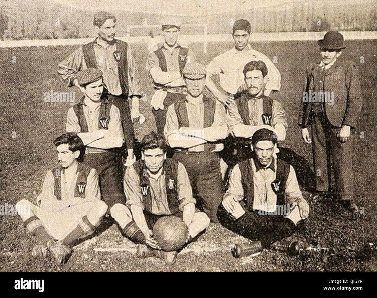 early-1900s-football-team-photo-hi-res-stock-photography-and-images-alamy