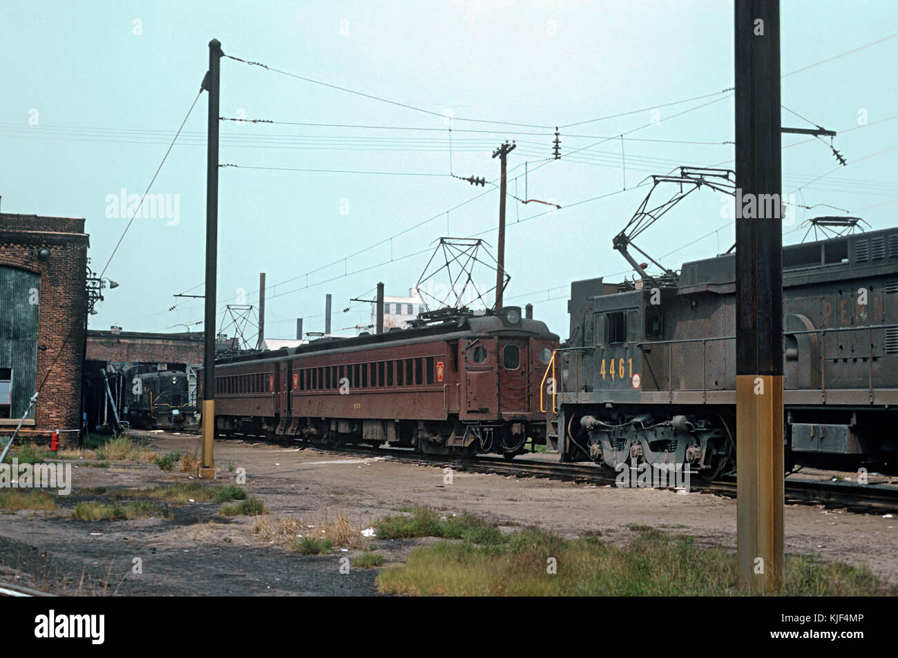 Penn Central E44 4461 and MU equipment at Orangeville Roundhouse