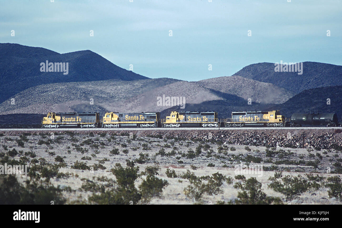 AT&SF 5630 WB near Ash Hill, CA in Febuary 1984 (28679897454 Stock ...