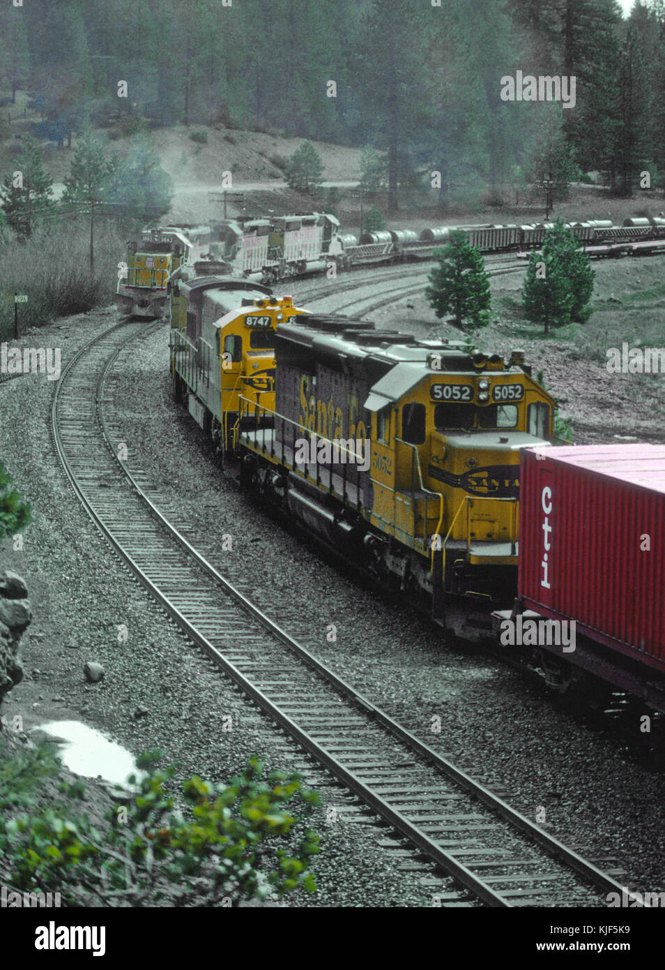 UP 3663 meet a AT&SF Detour on the WP, Spring Garden, CA in March 1983 (29552113265) Stock Photo