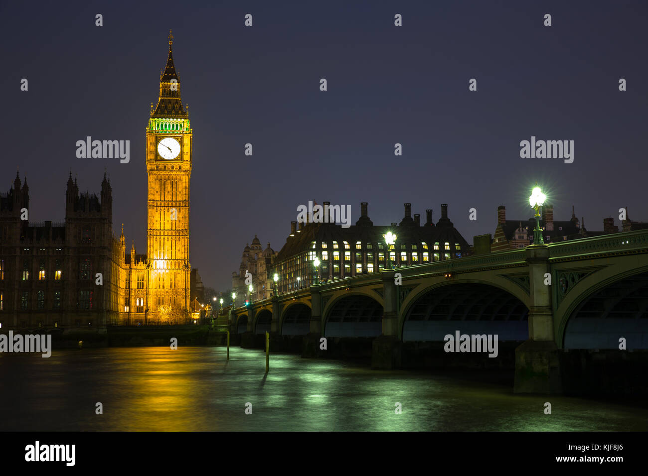 Westminster Bridge At Night With Big Ben And River Thames London Stock Photo Alamy Westminster Bridge At Night With Big Ben And River Thames London Stock Photo Alamy