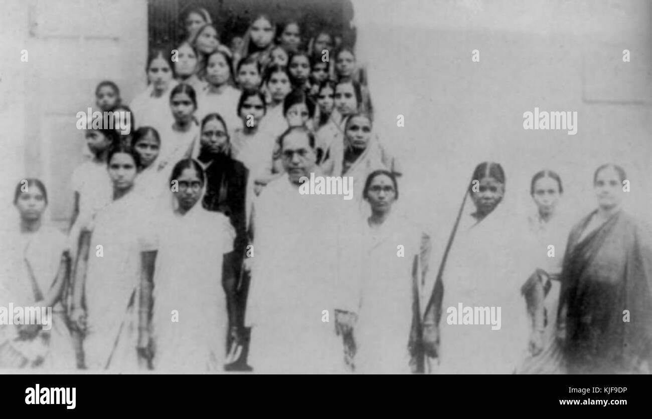 Dr Babasaheb Ambedkar with the female leaders Stock Photo - Alamy